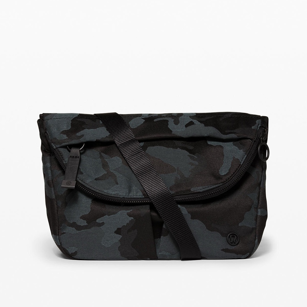Lululemon All Night Festival Bag 5L camo print